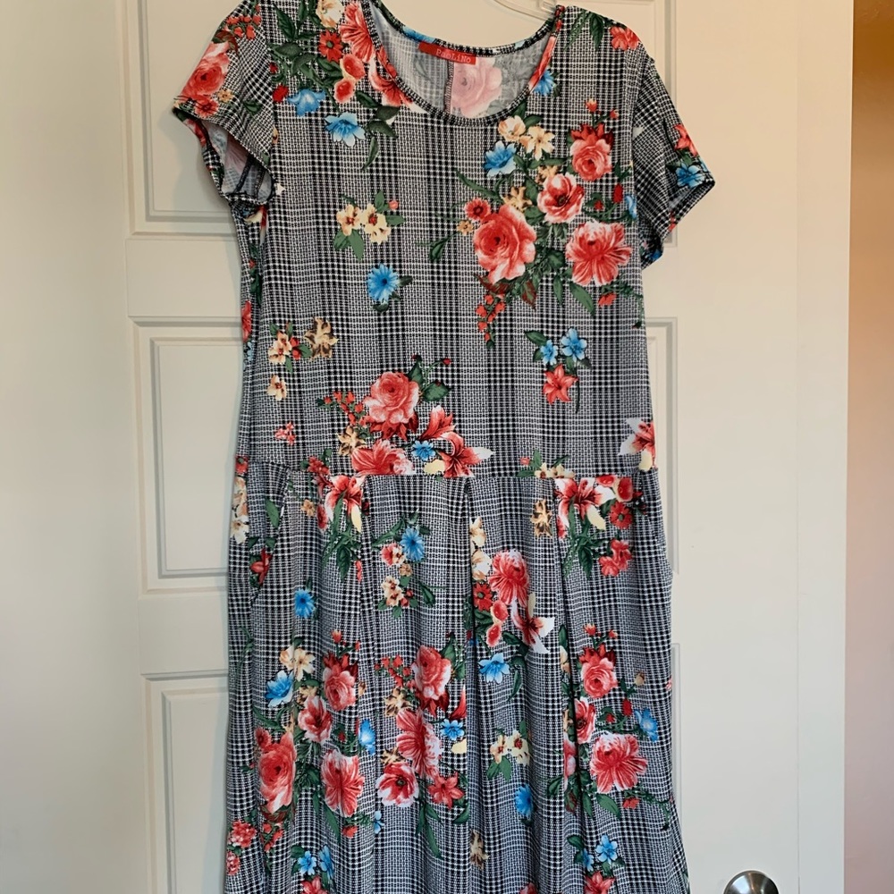 1X FLORAL STRETCHY KNEE LENGTH